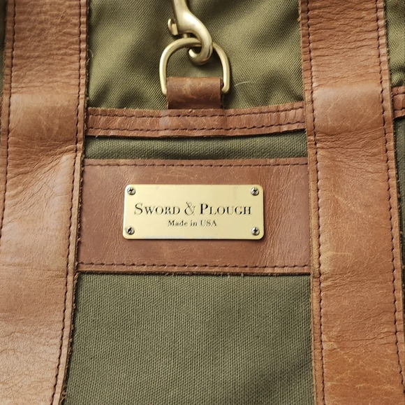 SWORD AND PLOUGH Messenger Bag Unisex - Picture 2 of 10